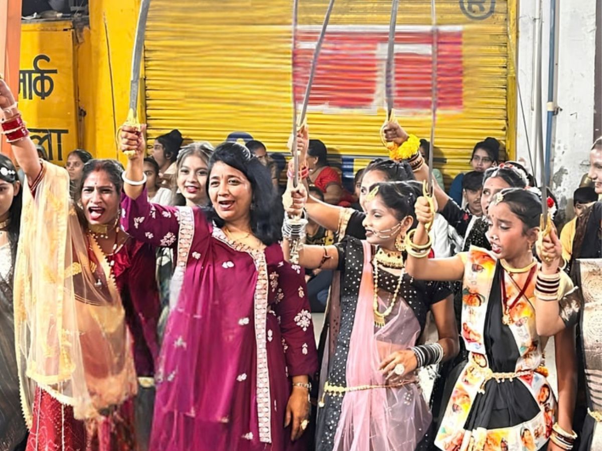 महिला कार्यकर्ताओं की सभा